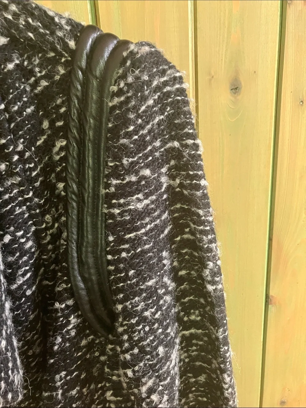 Katherine Barclay Woman’s Sz S Black& White Boucle Knit  Jacket One-snap closure